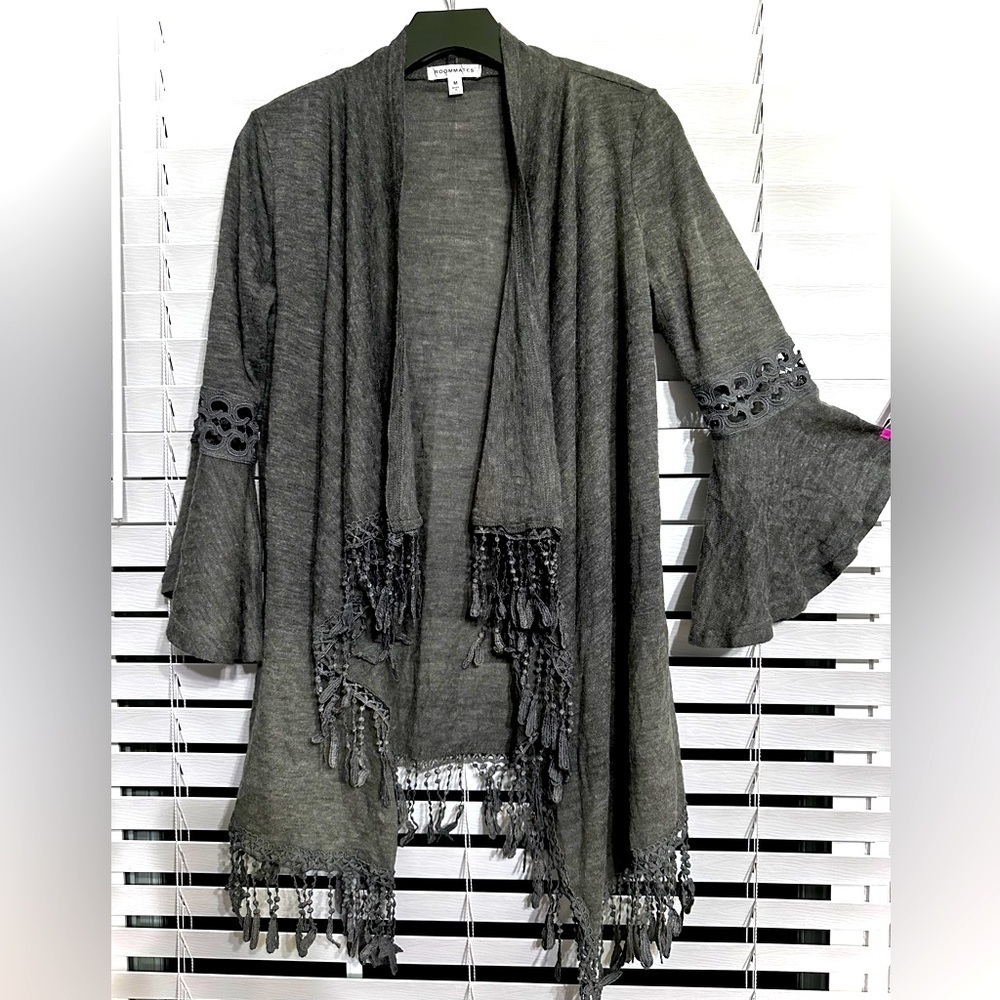 #20)  Roommates Fringe open cardigan lightweight Size M